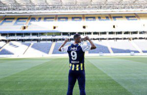 Fenerbahçe dünyaca ünlü golcüyü açıkladı! 5 dzeko2