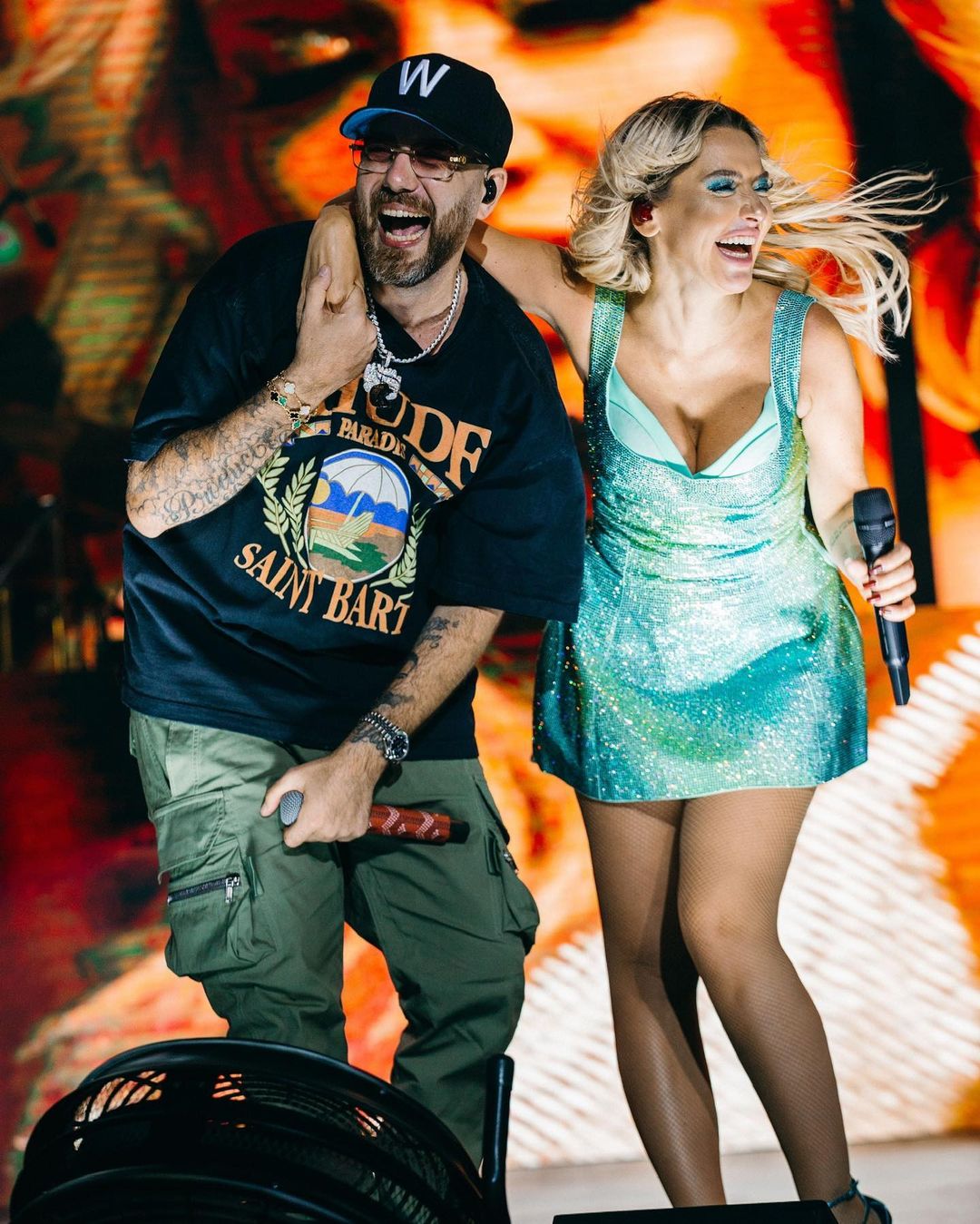 Hadise Bodrum'u salladı 21 363830334 274141655246717 5191242922674005585 n