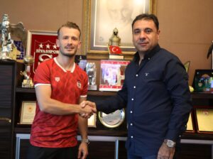 Abdulkadir Parmak, Demir Grup Sivasspor'da! 3 AA 20230715 31684170 31684168 DEMIR GRUP SIVASSPOR ABDULKADIR PARMAKI TRANSFER ETTI