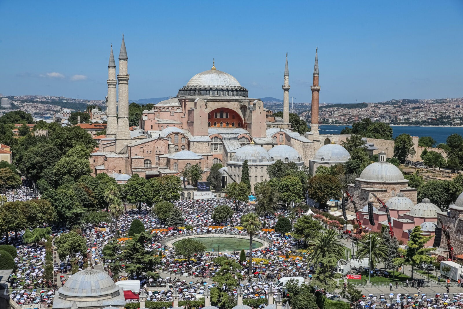 Ayasofya'nın ibadete açılışının 3. yılı 21 AA 20230724 31750334 31750327 FETHIN SEMBOLUNUN YENIDEN IBADETE ACILMASININ UZERINDEN 3 YIL GECTI scaled