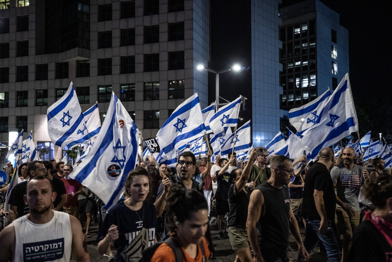 İsrail'de protestolar devam ediyor 20 AA 20230727 31784414 31784395 ISRAILDE NETANYAHU HUKUMETININ YARGI DUZENLEMESINE KARSI YURUTULEN PROTESTOLAR DEVAM EDIYOR scaled
