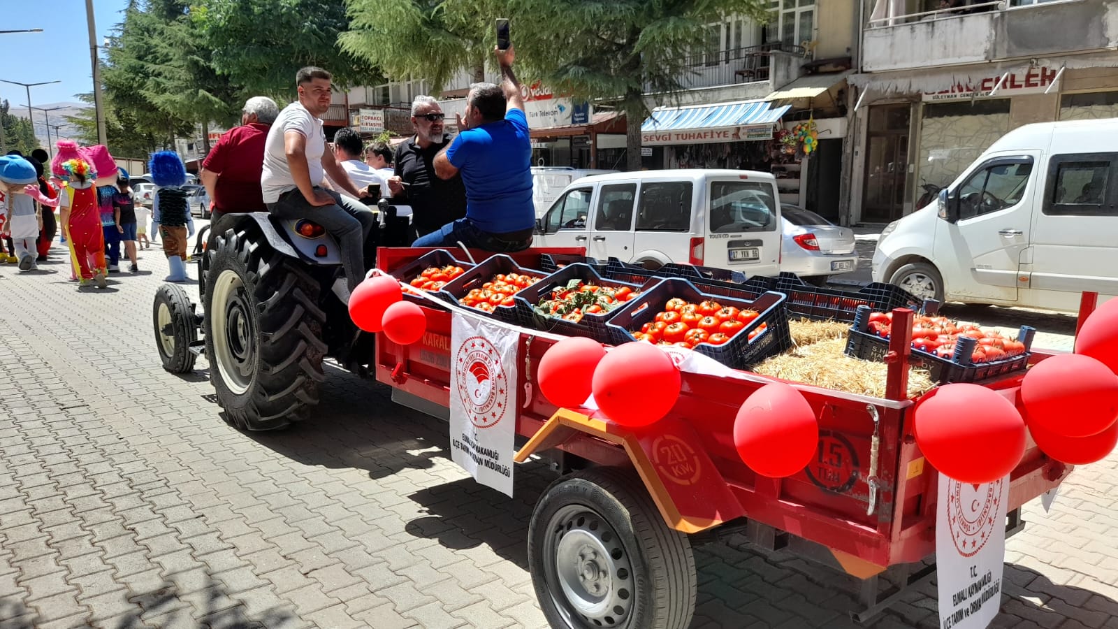 Antalya'da "Domates Festivali" başladı 14 AA 20230728 31792486 31792478 ANTALYADA ESKIHISAR KOYU DOMATES FESTIVALI BASLADI