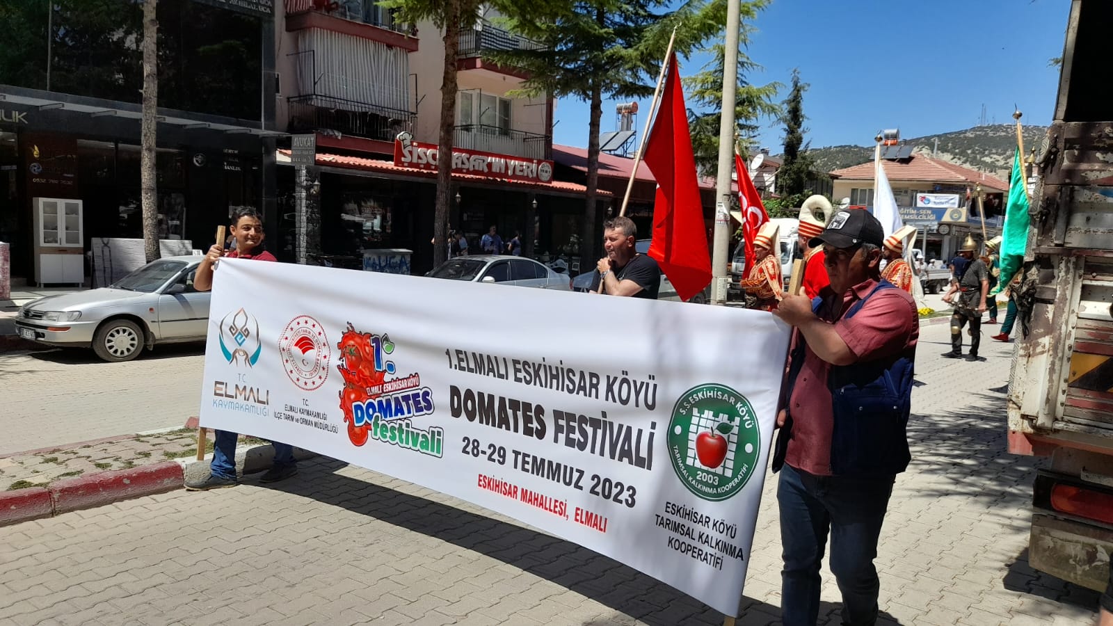 Antalya'da "Domates Festivali" başladı 13 AA 20230728 31792486 31792479 ANTALYADA ESKIHISAR KOYU DOMATES FESTIVALI BASLADI