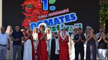 Antalya’da “Domates Festivali” başladı