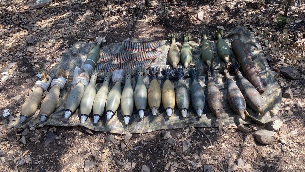 Pençe-Kilit Operasyonunda PKK'ya ait silah ve mühimmat ele geçirildi! 6 AA 20230729 31795781 31795778 PENCEKILIT OPERASYONU BOLGESINDE TERORISTLERE AIT COK SAYIDA SILAH VE MUHIMMAT ELE GECIRILDI