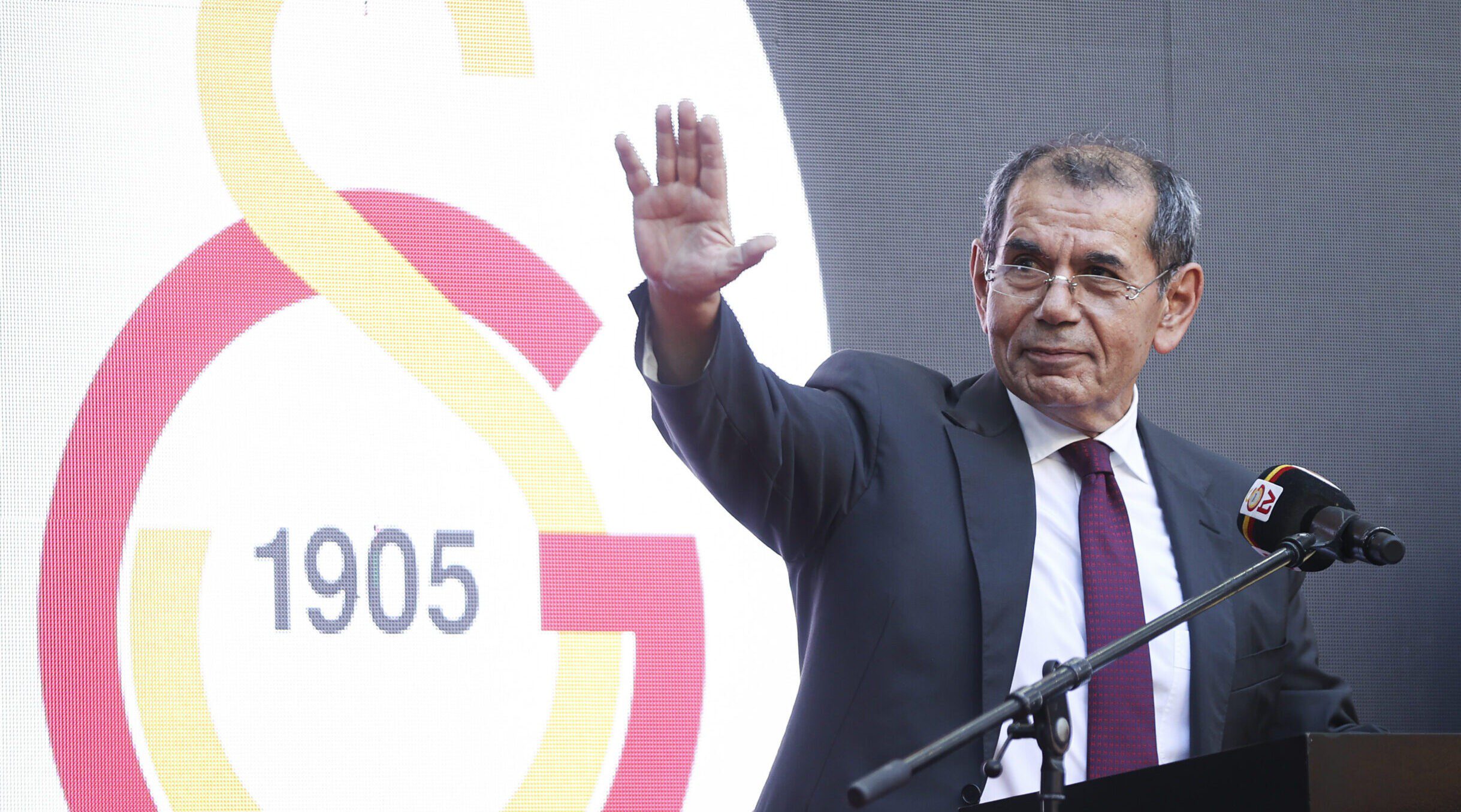 Galatasaray'dan gövde gösterisi! 23 AA 20230730 31804702 31804696 GALATASARAY YENI TRANSFERLERI ICIN TARAFTARI ONUNDE IMZA TORENI DUZENLEDI scaled e1690747197569