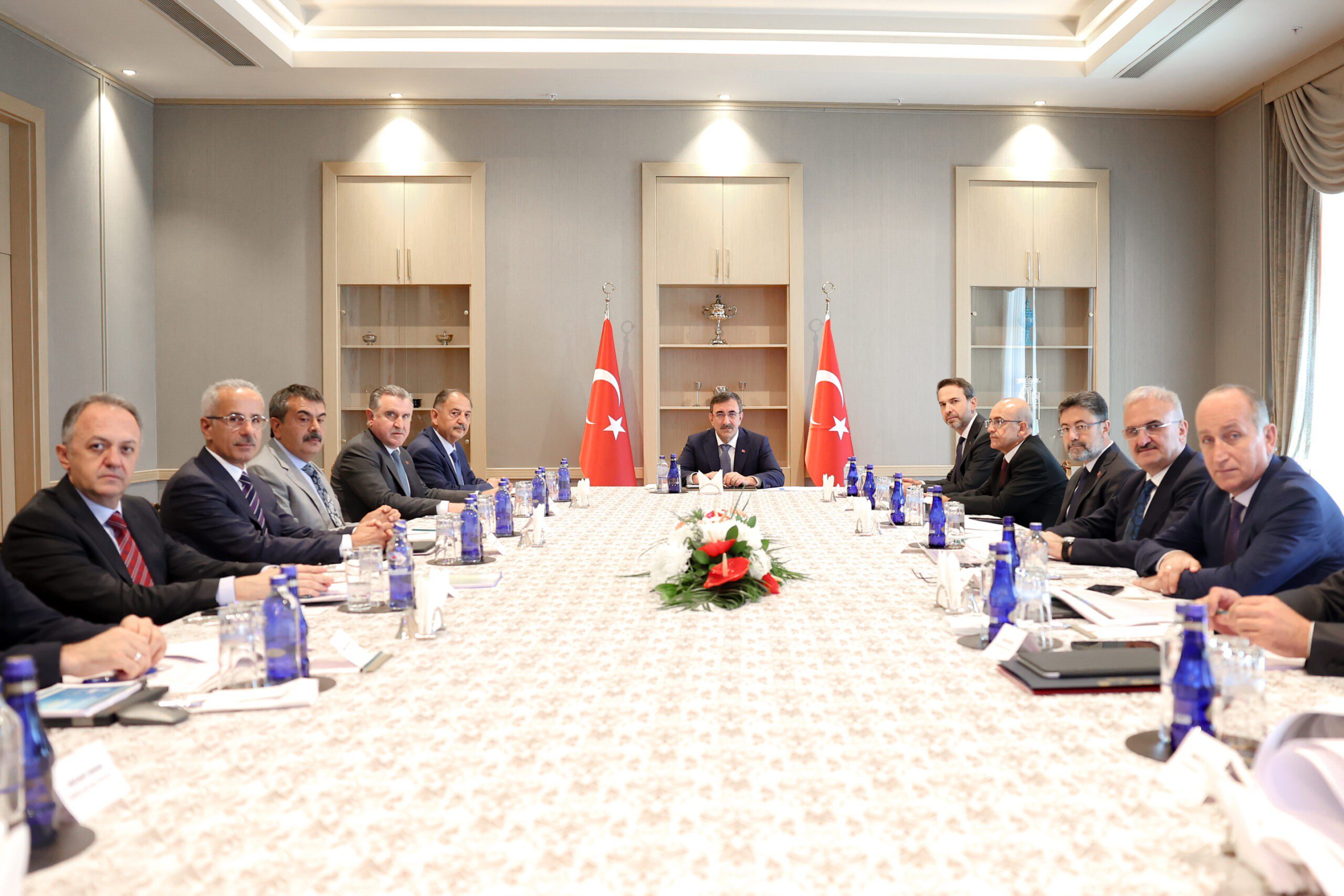 Külliye'de deprem koordinasyon toplantısı yapıldı 6 AA 20230731 31809112 31809110 CUMHURBASKANI YARDIMCISI YILMAZ BASKANLIGINDA DEPREM KOORDINASYON TOPLANTISI YAPILDI scaled