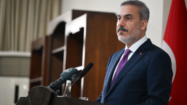 Dünya’yı onlara dar etmeye devam edeceğiz!