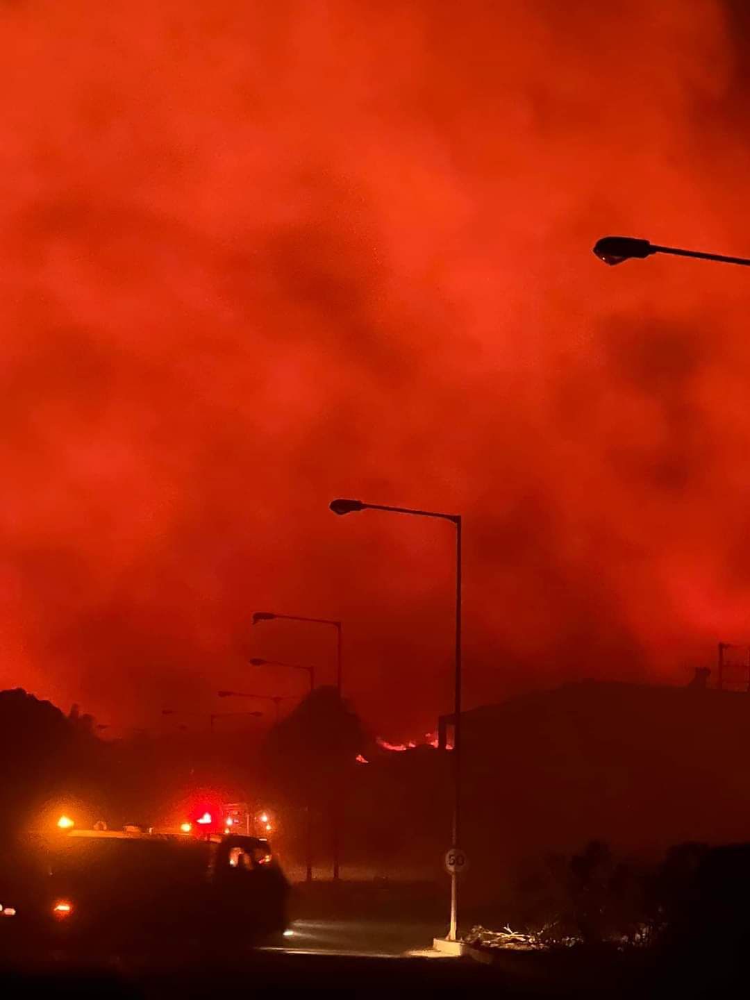 Rodos Adası alevlere teslim oldu! Görüntüler korkunç! 15 ada
