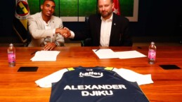 Fenerbahçe transferi açıkladı!