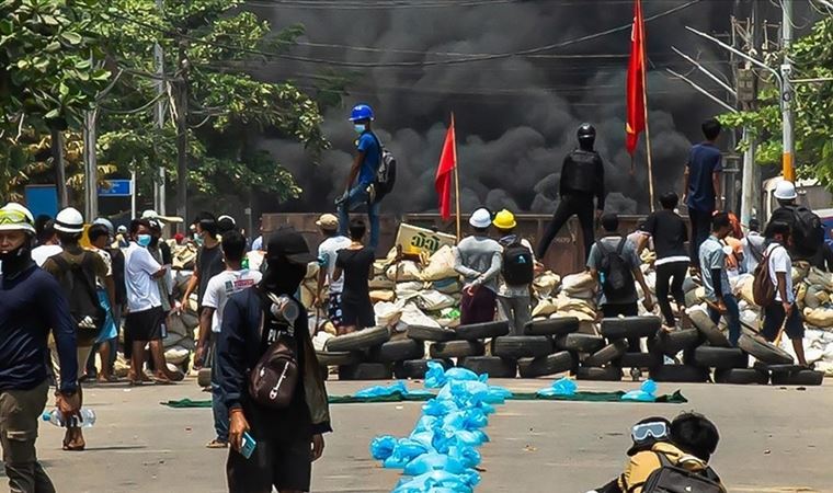 Myanmar'da olağanüstü hal 4'üncü kez uzatıldı 3 kapak 064141