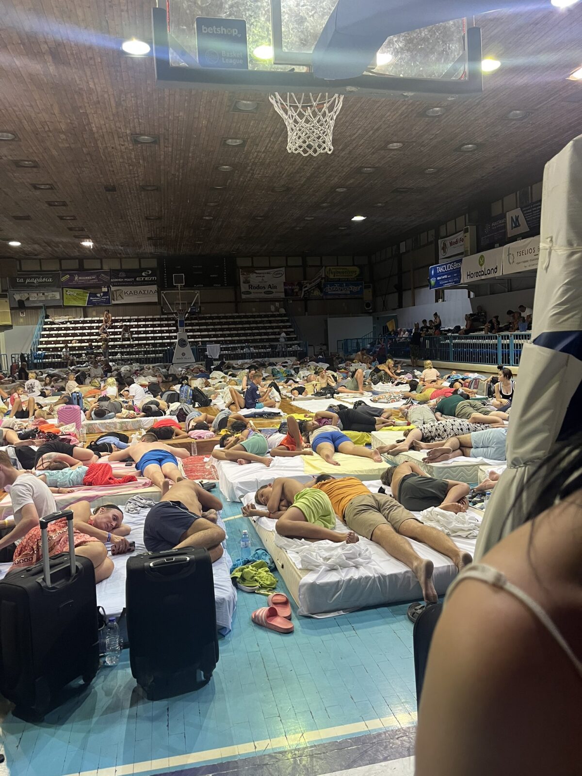 Rodos Adası alevlere teslim oldu! Görüntüler korkunç! 18 mahsur
