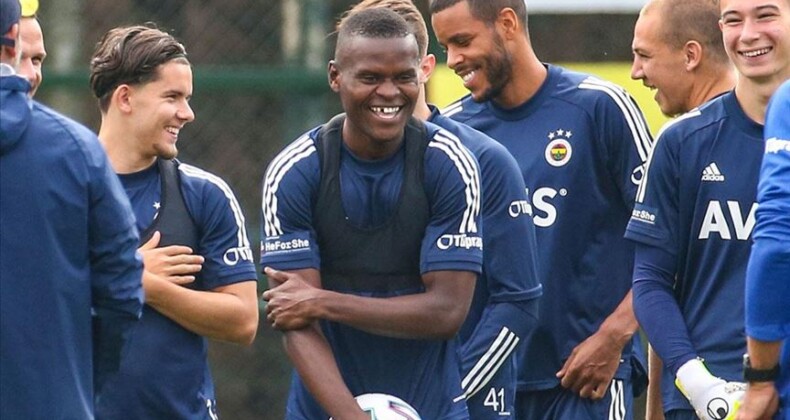 Fenerbahçe transferi açıkladı
