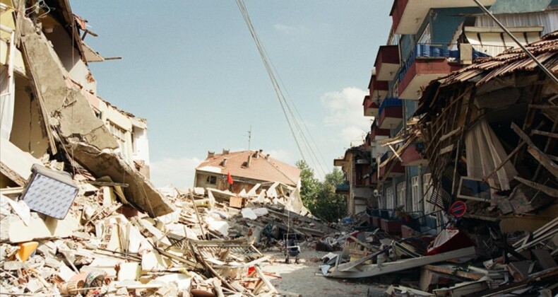 17 Ağustos depreminin üzerinden 24 yıl geçti