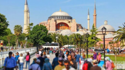 İstanbul’da Temmuz Turizm Rekoru: 1.8 Milyon Turist!
