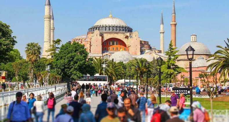 İstanbul’da Temmuz Turizm Rekoru: 1.8 Milyon Turist!