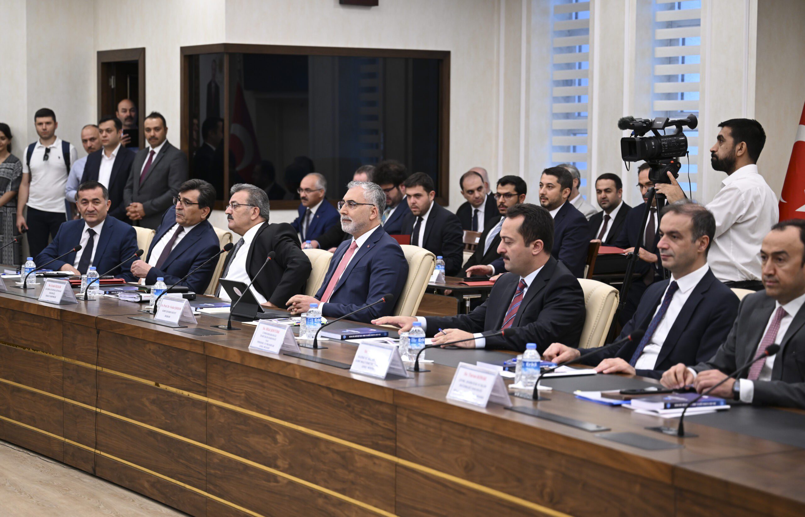 Memurların toplu sözleşme pazarlığı başladı! İşte istenen zam oranı 17 AA 20230801 31816307 31816302 MEMUR VE MEMUR EMEKLISININ KAMU TOPLU SOZLESMESI GORUSMELERI BASLADI scaled
