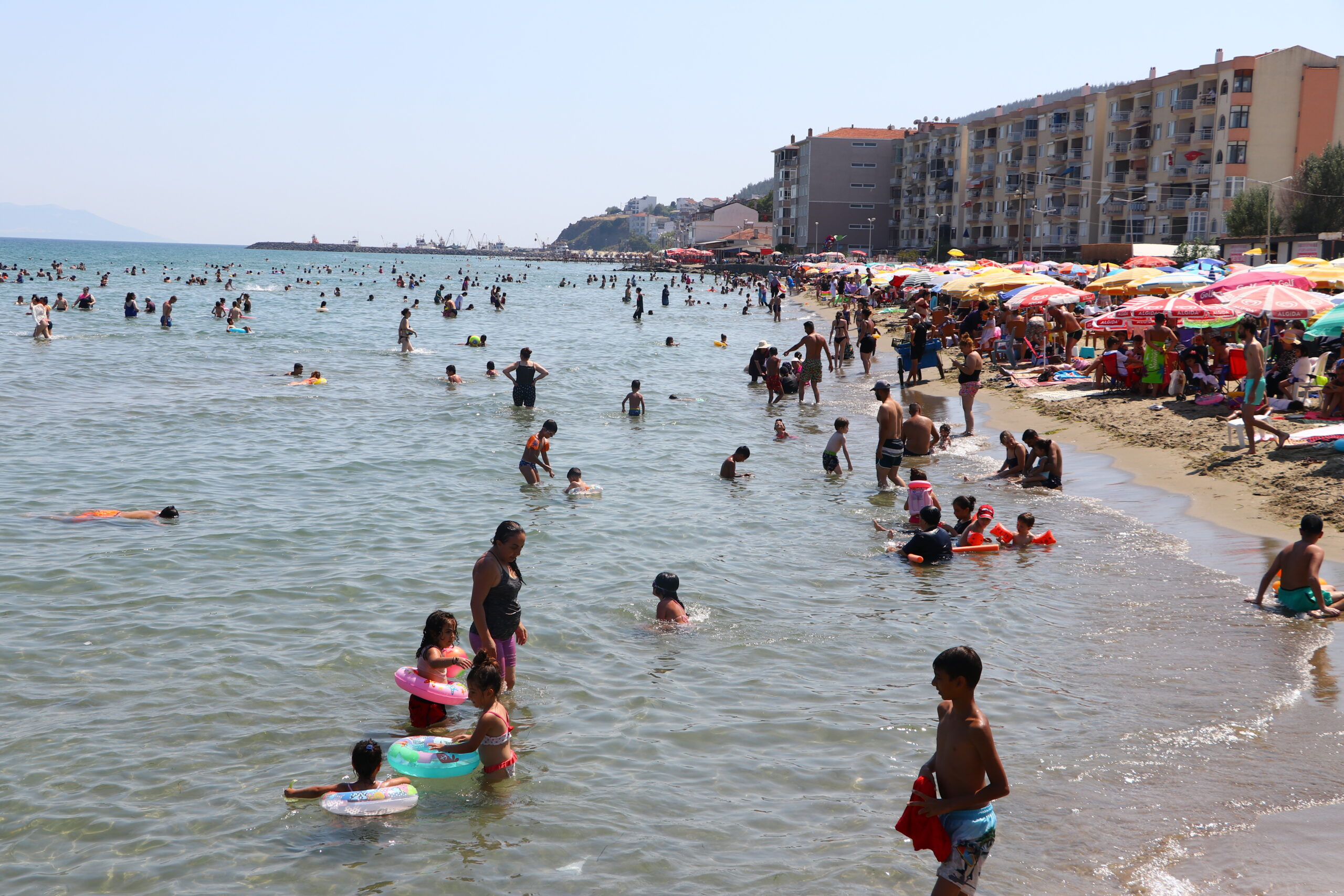 AA 20230803 31831350 31831345 TRAKYADA SICAK HAVA ETKILI OLUYOR scaled