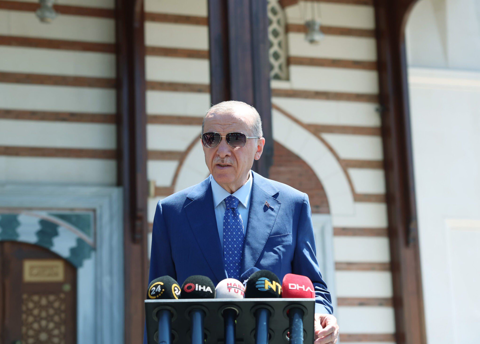 Tüm dünya bu haberi bekliyordu! Putin Türkiye'ye geliyor 5 AA 20230804 31847691 31847689 CUMHURBASKANI ERDOGAN CUMA NAMAZINI KEREM AYDINLAR CAMIINDE KILDI scaled e1691152840696
