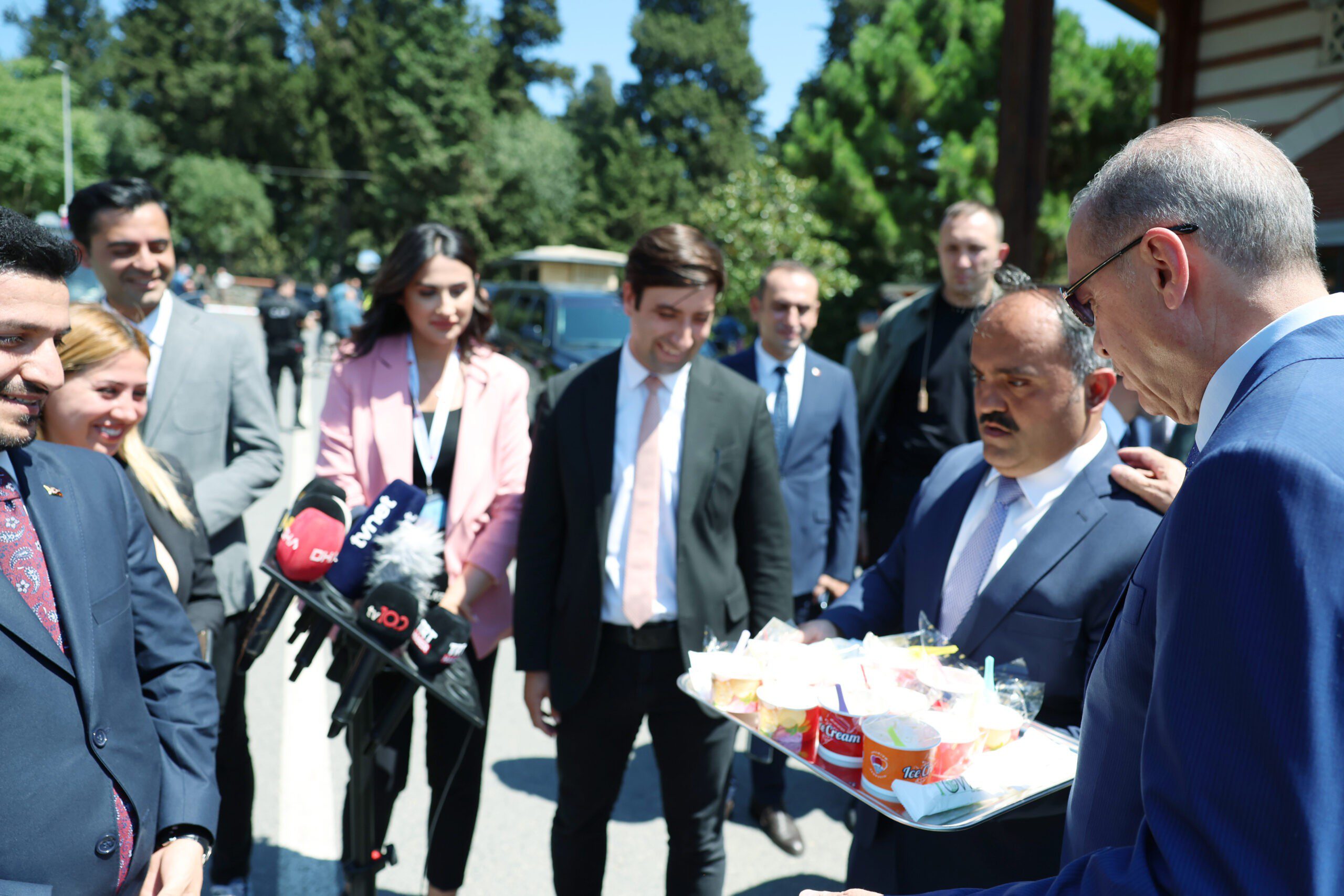 Tüm dünya bu haberi bekliyordu! Putin Türkiye'ye geliyor 6 AA 20230804 31847691 31847690 CUMHURBASKANI ERDOGAN CUMA NAMAZINI KEREM AYDINLAR CAMIINDE KILDI scaled