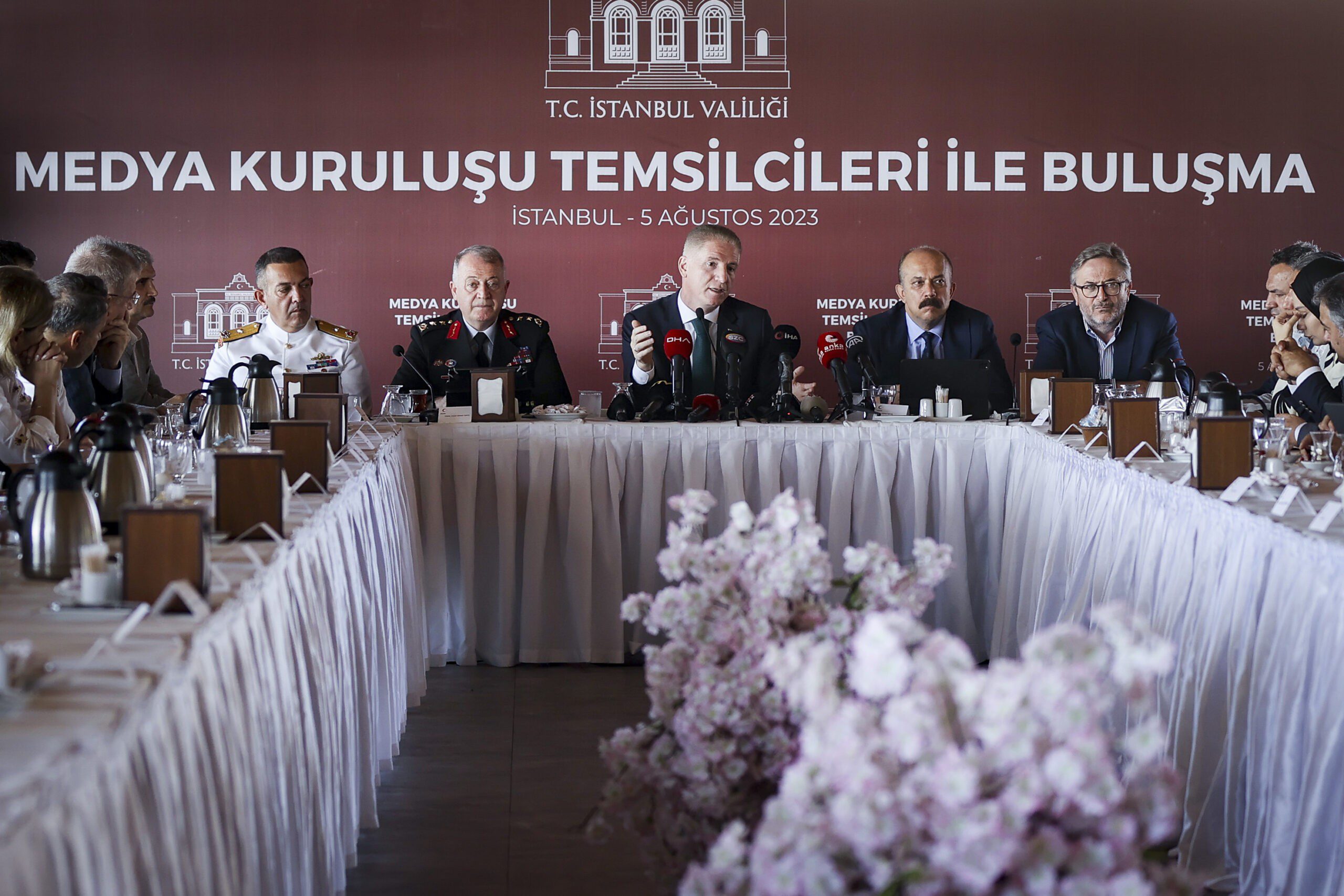 İstanbul Valisi Gül açıkladı: Düzensiz göçü bitireceğiz! 11 AA 20230805 31855025 31855019 ISTANBUL VALISI GUL MEDYA TEMSILCILERIYLE BIR ARAYA GELDI scaled