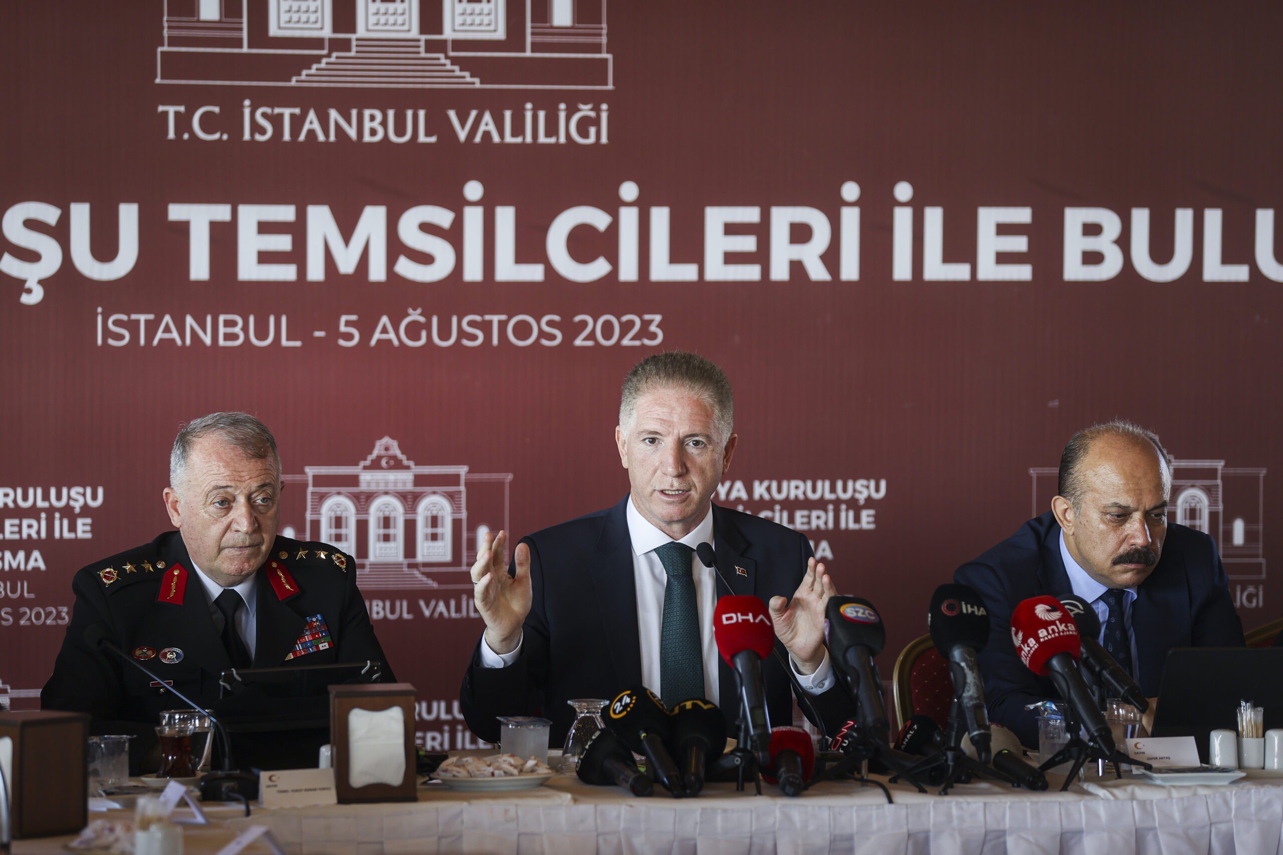 İstanbul Valisi Gül açıkladı: Düzensiz göçü bitireceğiz! 15 AA 20230805 31855025 31855021 ISTANBUL VALISI GUL MEDYA TEMSILCILERIYLE BIR ARAYA GELDI scaled
