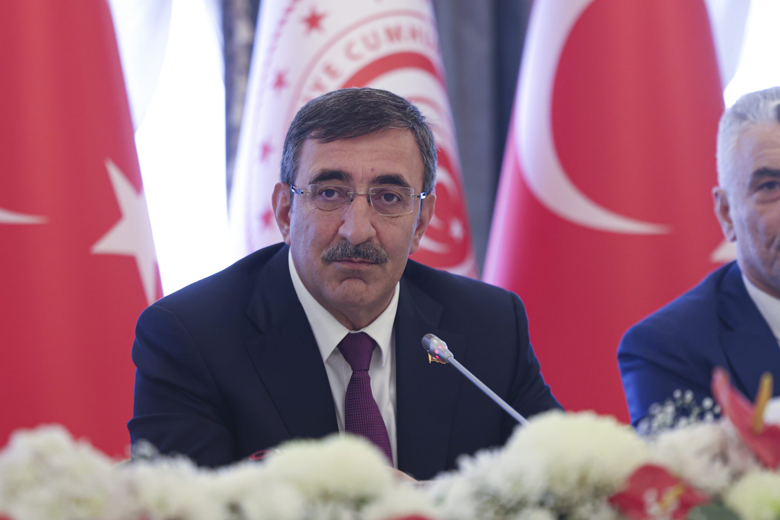 AA 20230808 31876156 31876151 CUMHURBASKANI YARDIMCISI YILMAZ 2023 YILI 2 YARIYIL EKONOMI VE ISTISARE TOPLANTISININ ARDINDAN KONUSTU scaled