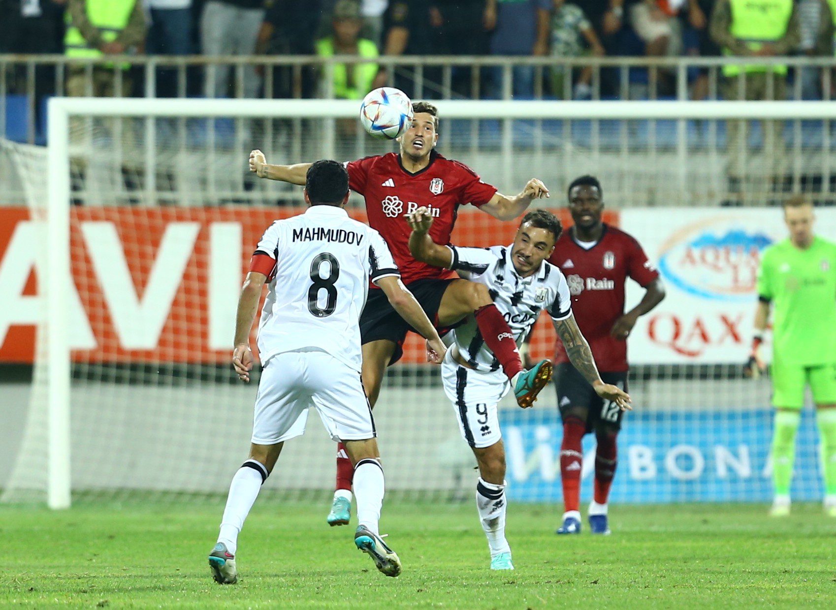 Beşiktaş ilk maçta turun kapısını araladı 6 AA 20230810 31892532 31892524 NEFTCI BESIKTAS