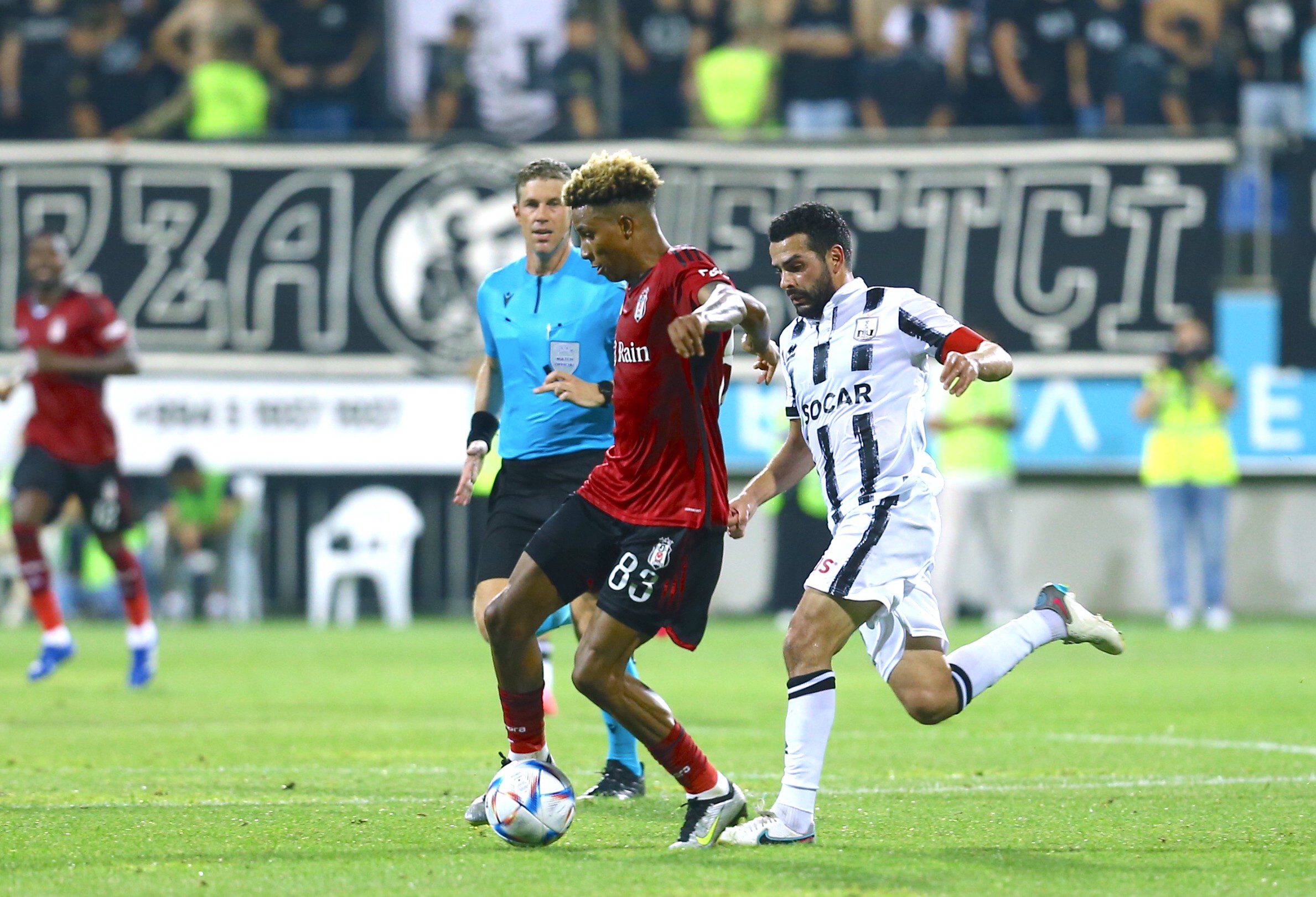 Beşiktaş ilk maçta turun kapısını araladı 5 AA 20230810 31892532 31892530 NEFTCI BESIKTAS