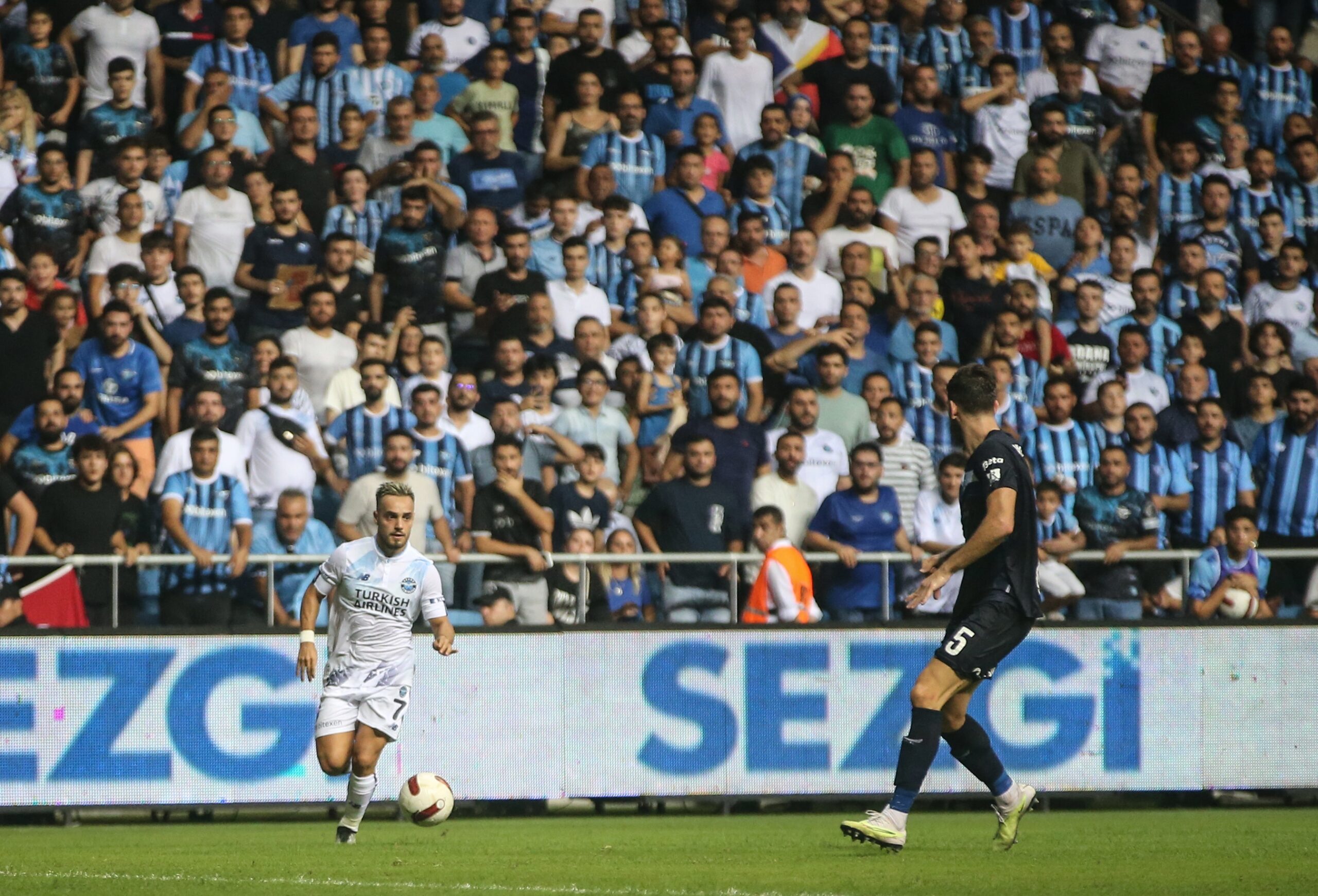 Adana Demirspor rakibine gol olup yağdı! 5 AA 20230810 31892733 31892727 YUKATEL ADANA DEMIRSPOR OSIJEK scaled