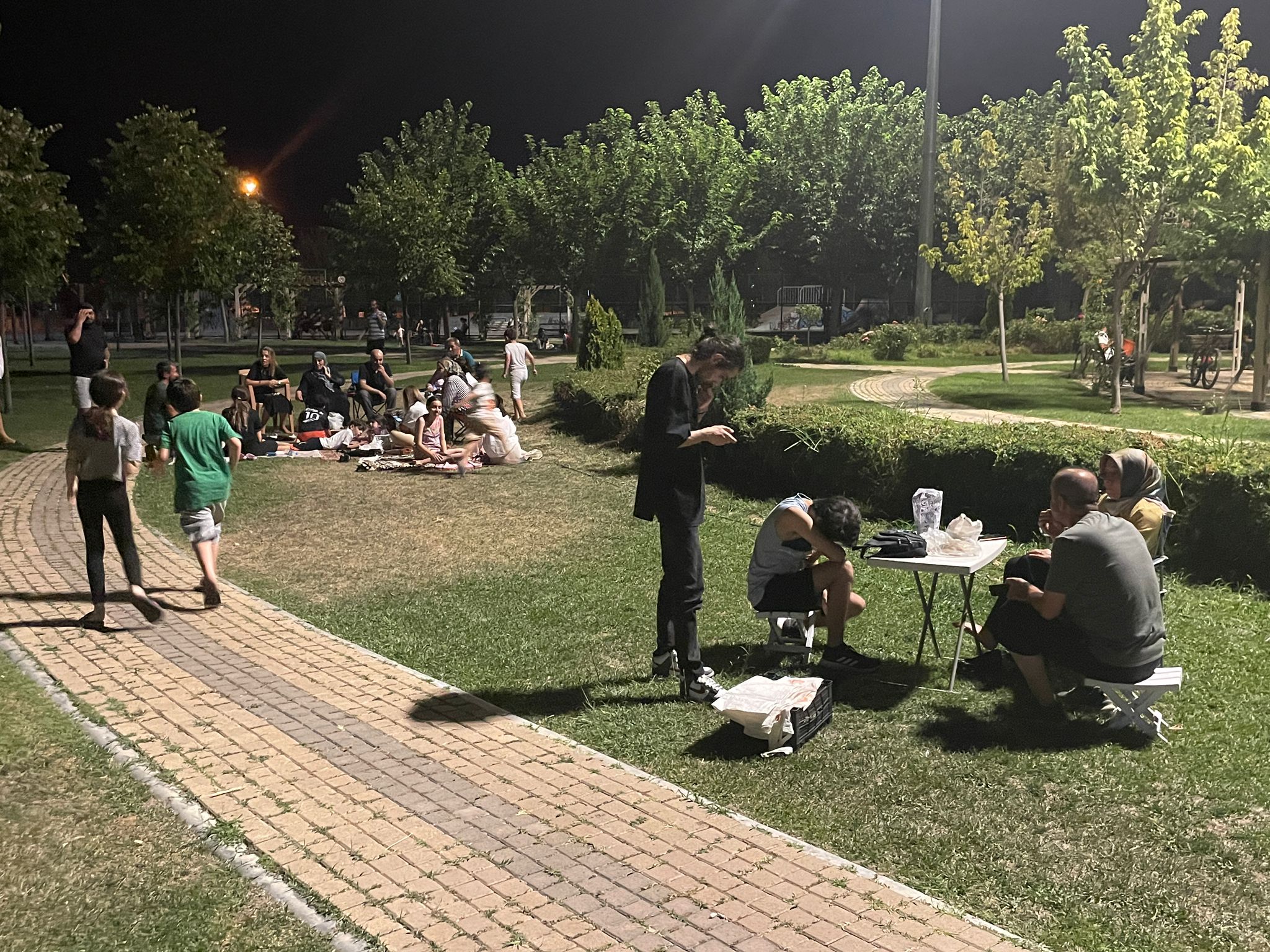 Malatya'da deprem anı güvenlik kamerasında! 3 AA 20230810 31892759 31892755 MALATYADA 53 BUYUKLUGUNDE DEPREM