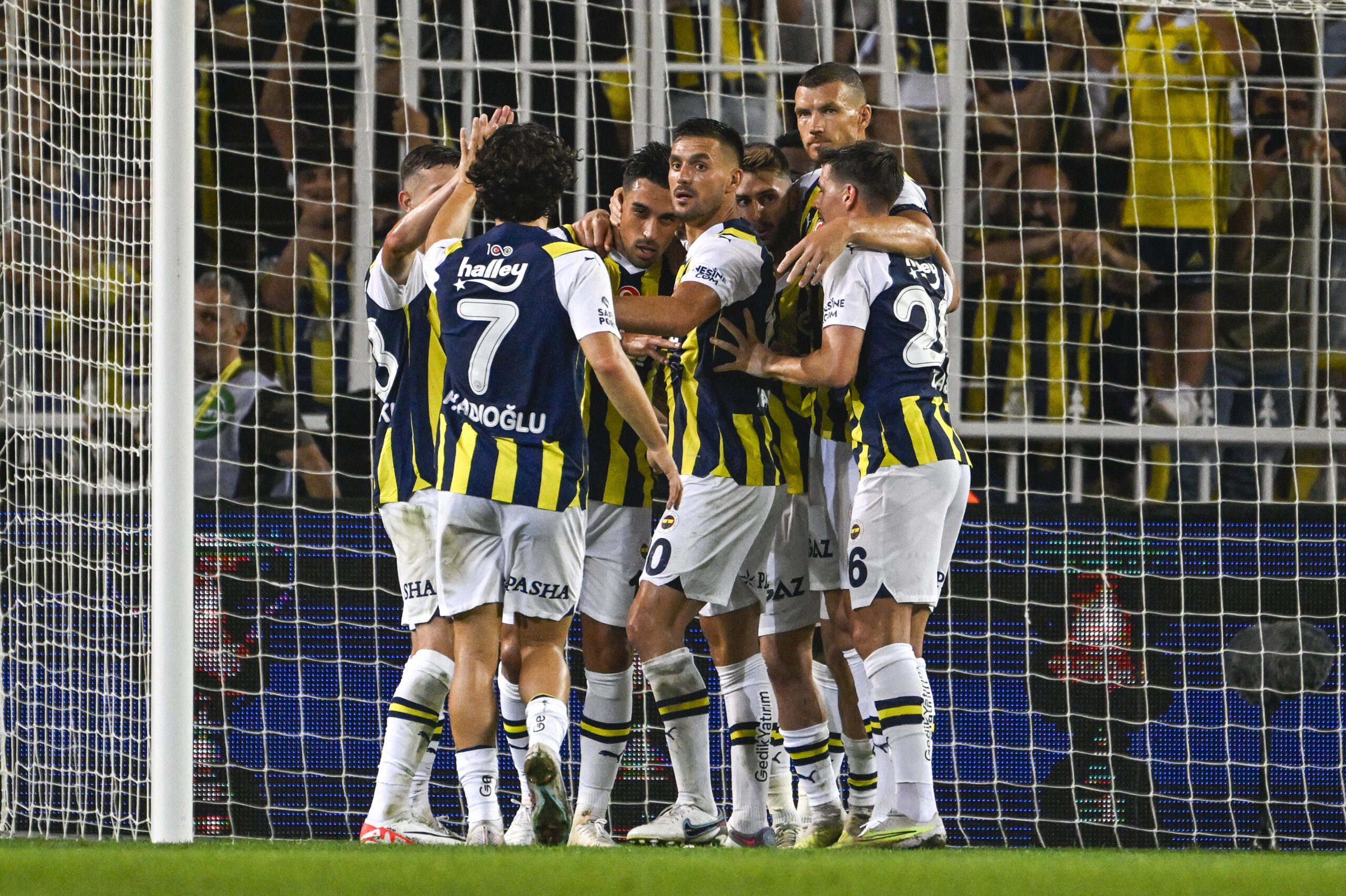 Fenerbahçe'den 3 gollü galibiyet! 3 AA 20230810 31892868 31892863 FENERBAHCE MARIBOR scaled