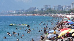 Antalya’da hava sıcaklığı 30, deniz sıcaklığı 32 derece!