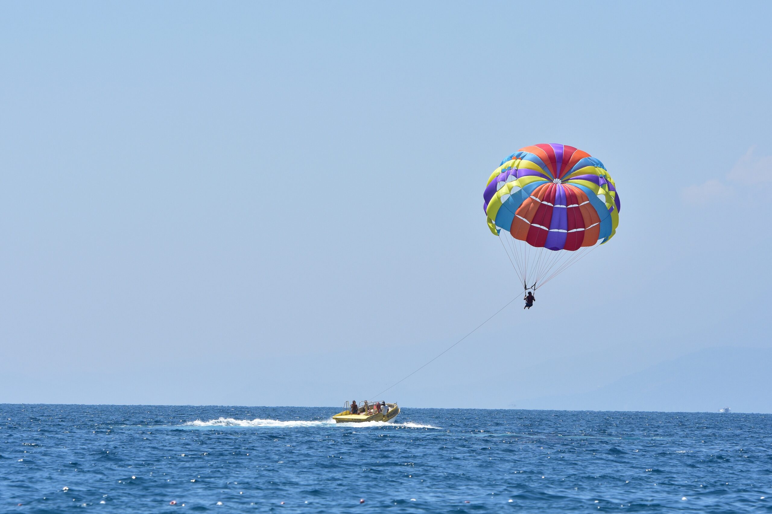 Antalya'da hava sıcaklığı 30, deniz sıcaklığı 32 derece! 21 AA 20230812 31902631 31902625 ANTALYADA SERINLEMEK ISTEYENLER SAHILLERDE YOGUNLUK OLUSTURDU scaled