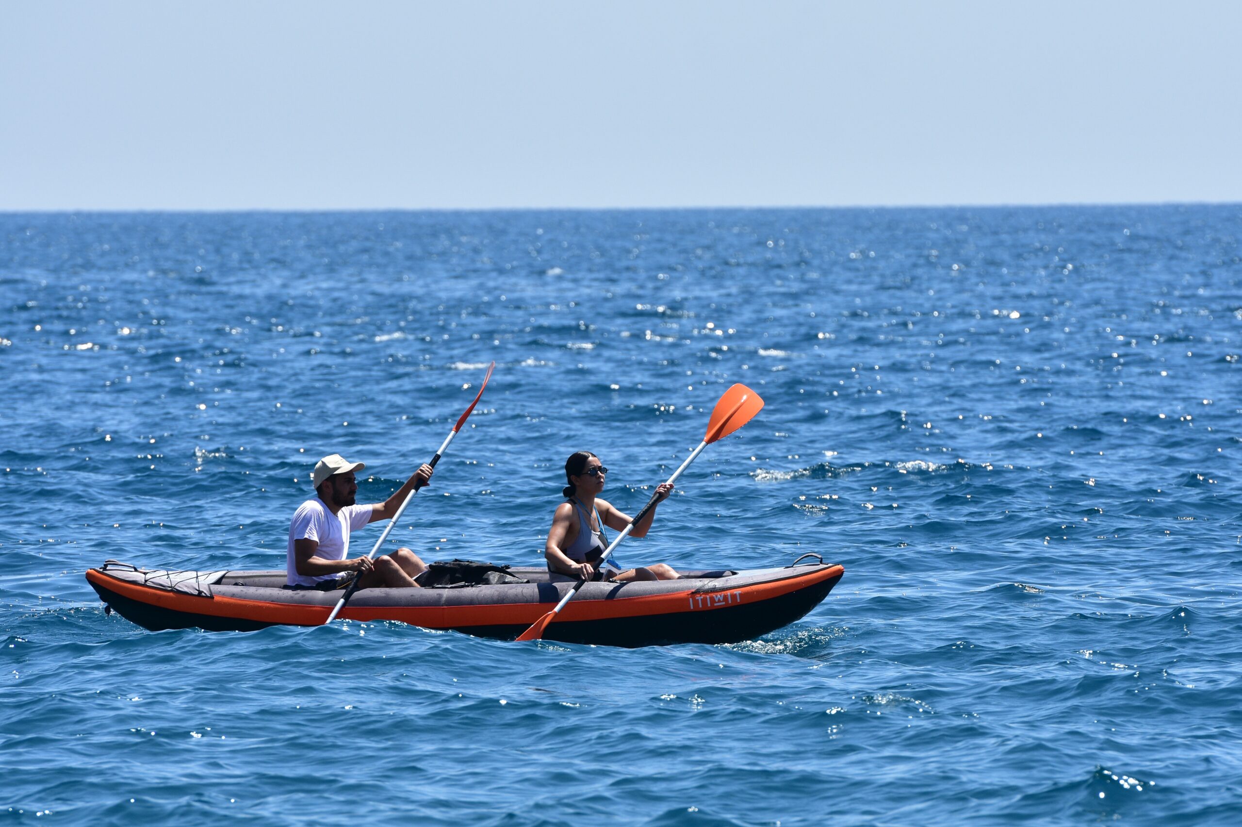 Antalya'da hava sıcaklığı 30, deniz sıcaklığı 32 derece! 22 AA 20230812 31902631 31902627 ANTALYADA SERINLEMEK ISTEYENLER SAHILLERDE YOGUNLUK OLUSTURDU scaled