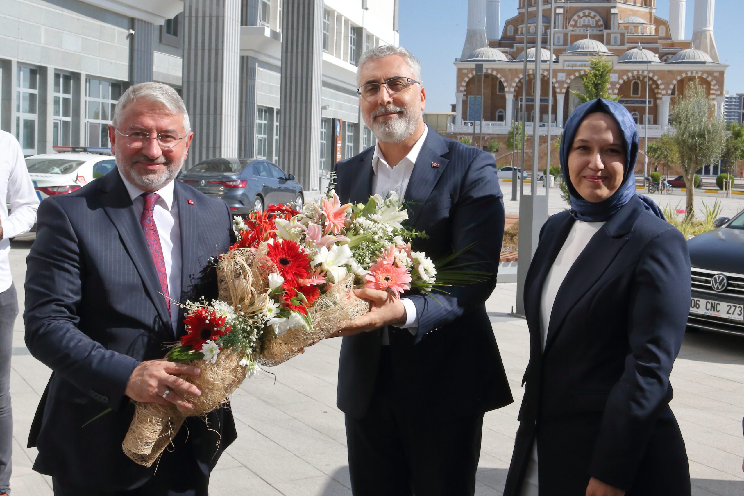 Zam bekleyen emekliler için tarih belli oldu! 9 AA 20230812 31904119 31904103 CALISMA VE SOSYAL GUVENLIK BAKANI ISIKHAN CORUMDA ZIYARETLERDE BULUNDU scaled