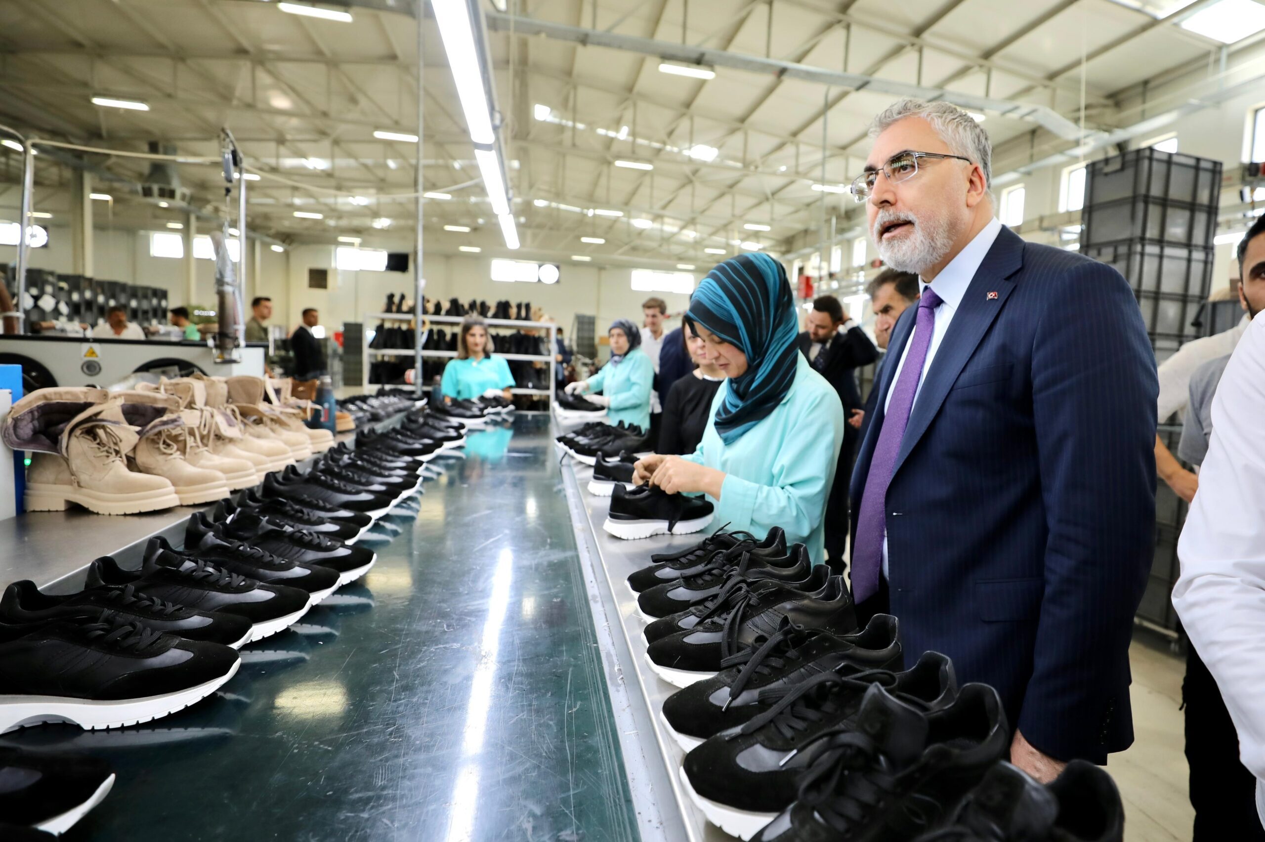 Zam bekleyen emekliler için tarih belli oldu! 11 AA 20230812 31904119 31904108 CALISMA VE SOSYAL GUVENLIK BAKANI ISIKHAN CORUMDA ZIYARETLERDE BULUNDU scaled
