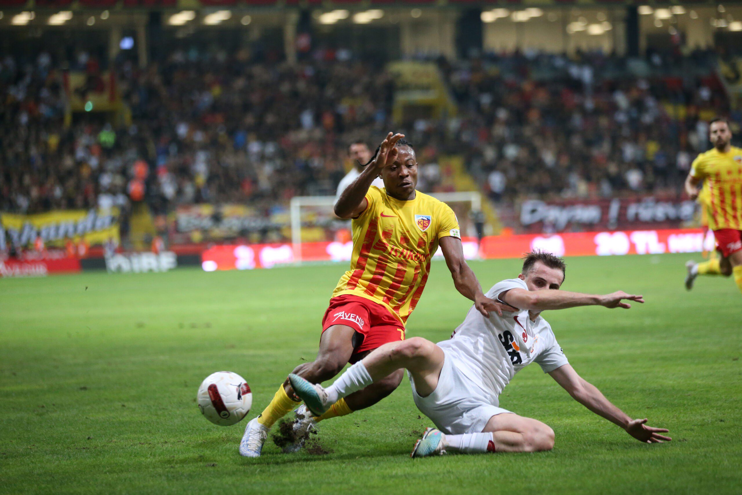 Son şampiyon Kayseri'de takıldı! 3 AA 20230812 31905575 31905564 MONDIHOME KAYSERISPOR GALATASARAY scaled