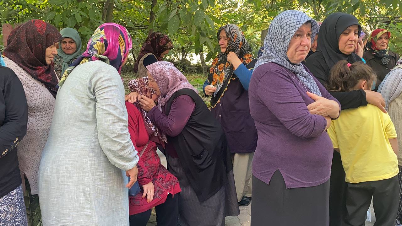 Korkunç cinayet! Annesini 110, anneannesini 6 parçaya ayırmış! 23 AA 20230813 31910580 31910573 ZONGULDAKTA BIR KADIN ANNESINI VE ANNEANNESINI BALTAYLA OLDURDU