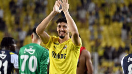 Altay Bayındır İstanbul’dan ayrıldı! Ali Koç uğurlamaya gitti