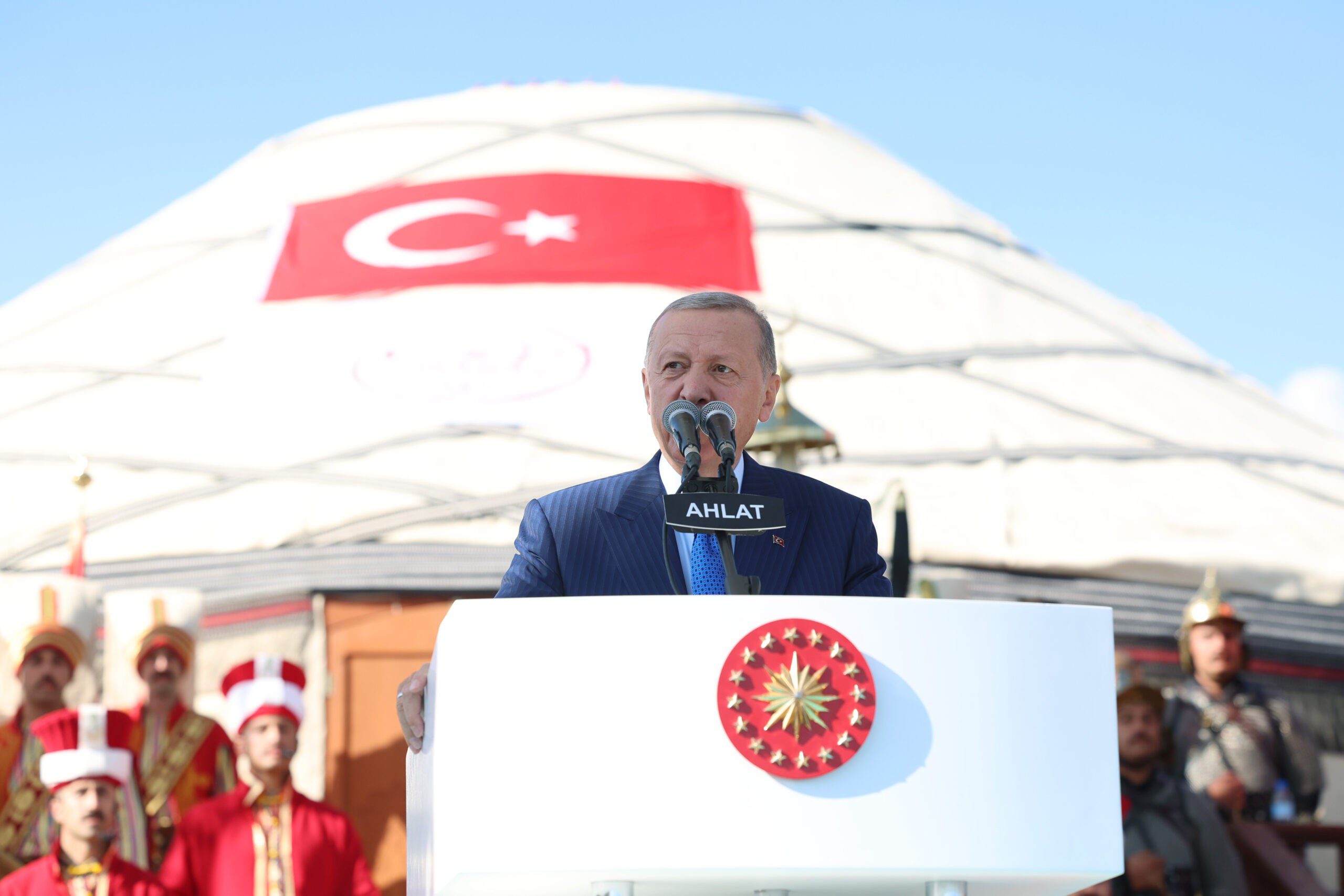 Cumhurbaşkanı Erdoğan Ahlat'tan önemli mesajlar verdi! 28 AA 20230825 31997078 31997074 CUMHURBASKANI RECEP TAYYIP ERDOGAN scaled