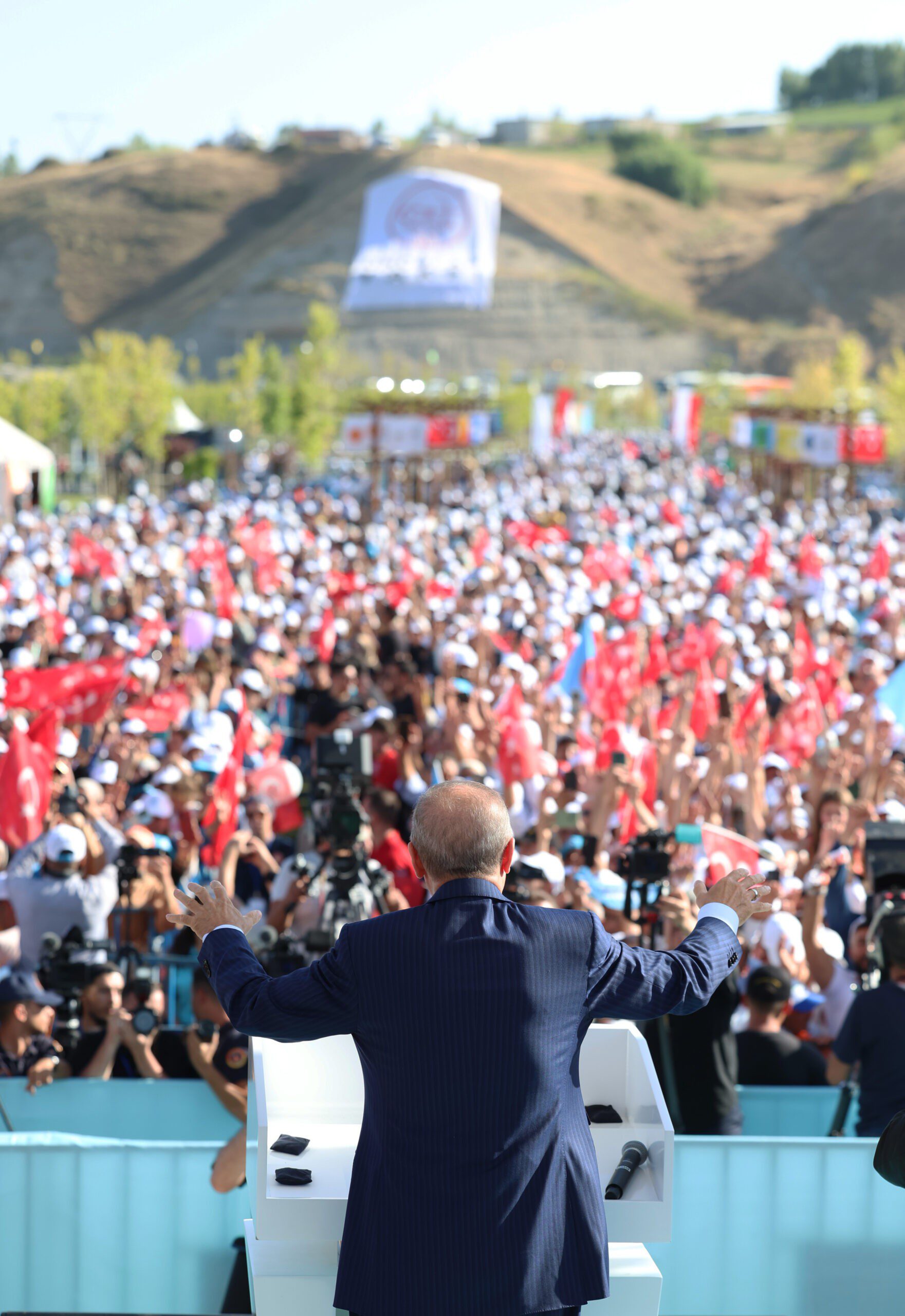 Cumhurbaşkanı Erdoğan Ahlat'tan önemli mesajlar verdi! 29 AA 20230825 31997078 31997076 CUMHURBASKANI RECEP TAYYIP ERDOGAN scaled