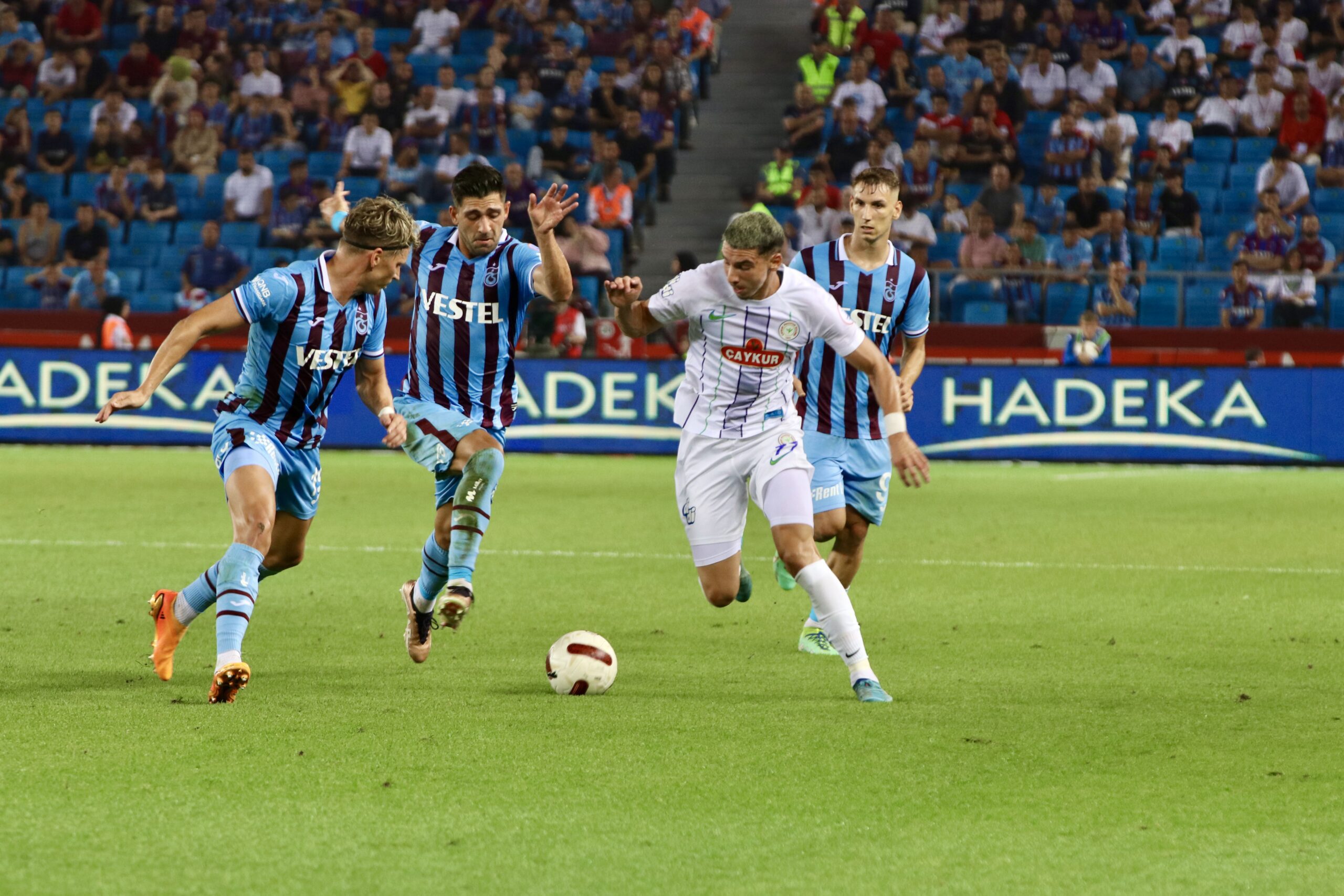 Karadeniz derbisi Çaykur Rizespor'un! 5 AA 20230826 32003854 32003844 TRABZONSPOR CAYKUR RIZESPOR scaled