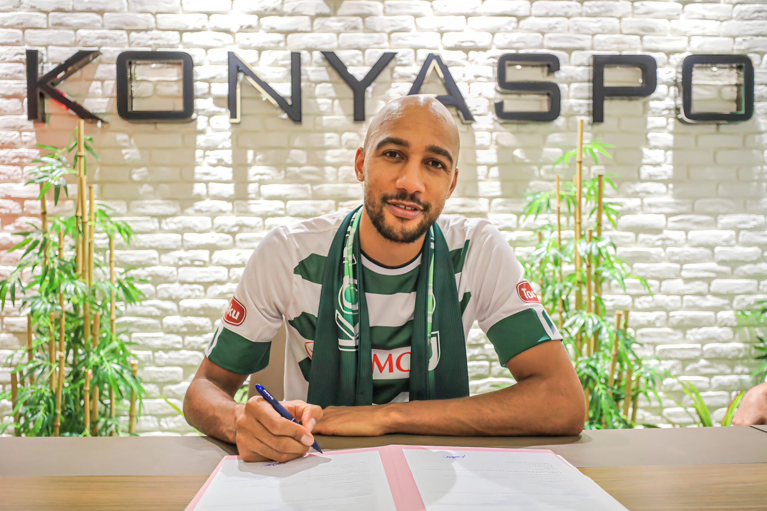 Galatasaray'ın eski yıldızı Süper Ligi geri döndü! 5 F4YJP9vWQAEbnrJ scaled