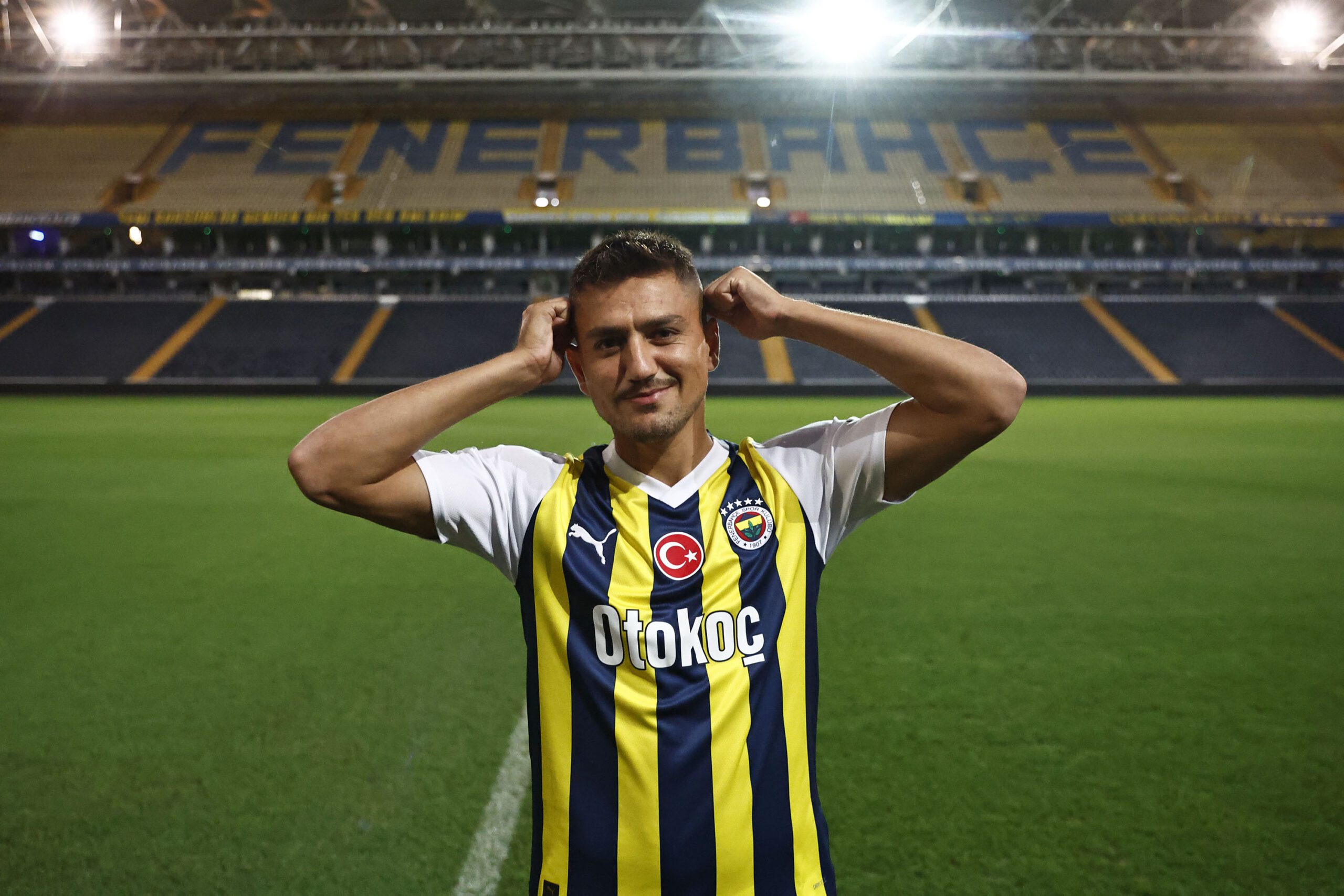 Fenerbahçe'ye imzayı attı, tarihe geçti! 5 cengiz2 scaled