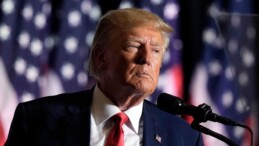 ABD’de bir ilk: Trump Georgia’da cezaevine teslim oldu!