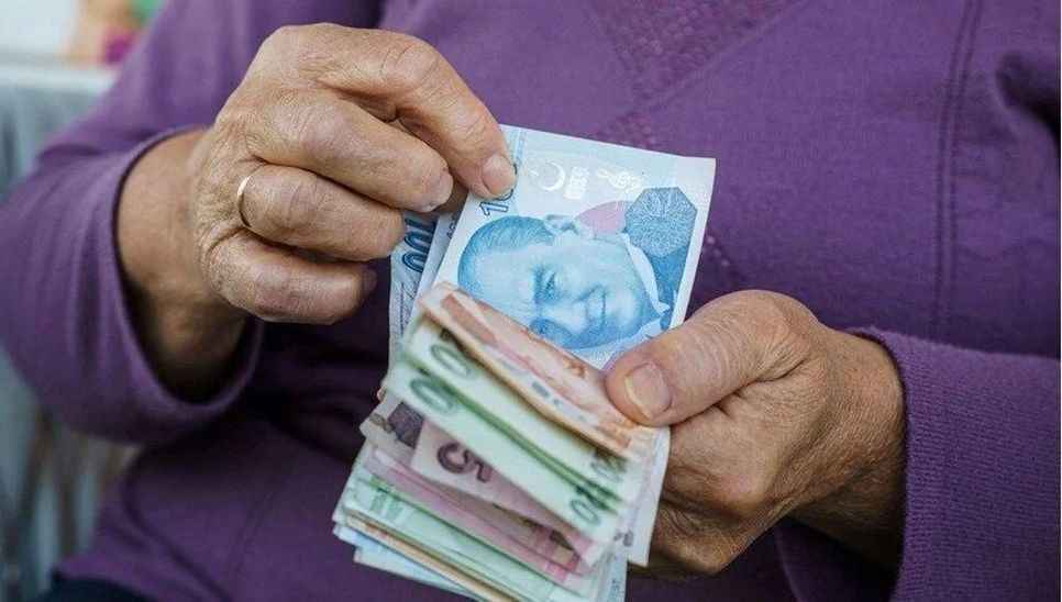 Ev hanımlarına emeklilik müjdesi! 6 emekli promosyonlari 10 bin tlye dayandi