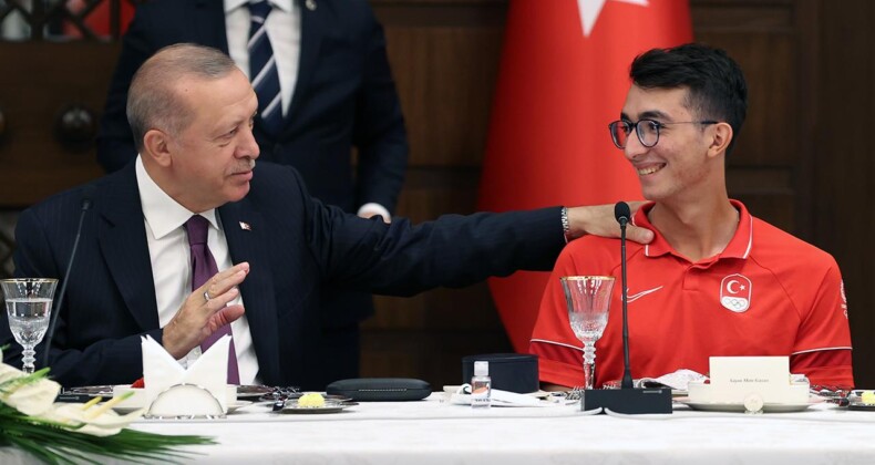 Cumhurbaşkanı Erdoğan’dan Mete Gazoz’a tebrik