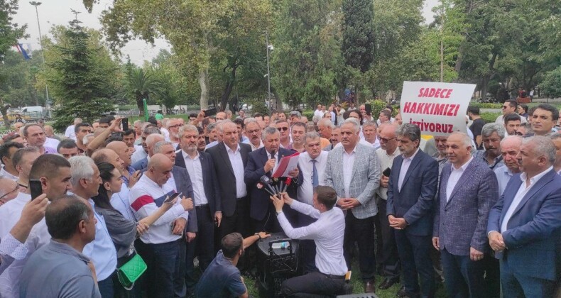 Halk otobüs şoförleri İBB önünde eylem yaptı: 3 aydır hak edişleri ödemedi