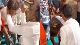 Hindistan’da insanları “tokatlayarak” şifa dağıttı!
